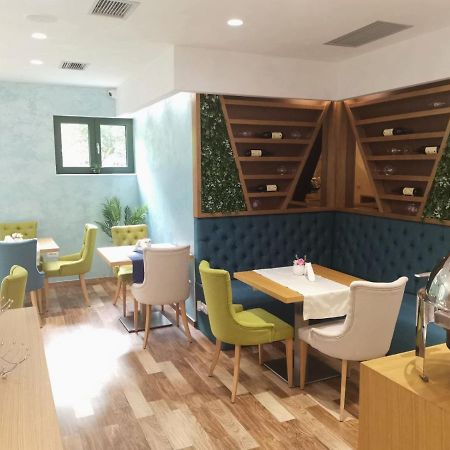 Hotel Alkima Котор Екстериор снимка